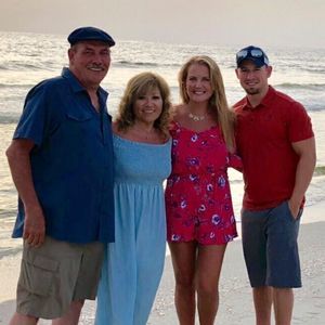 Meet your Posher, Sandy